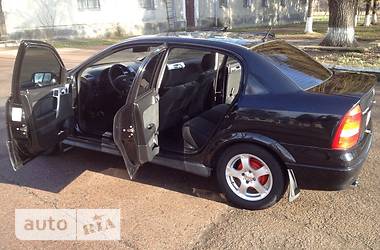 Седан Opel Astra 2006 в 
