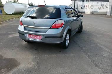 Хэтчбек Opel Astra 2006 в Николаеве