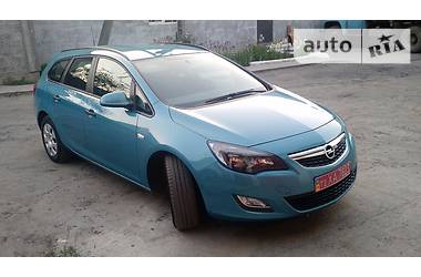 Универсал Opel Astra 2012 в Львове