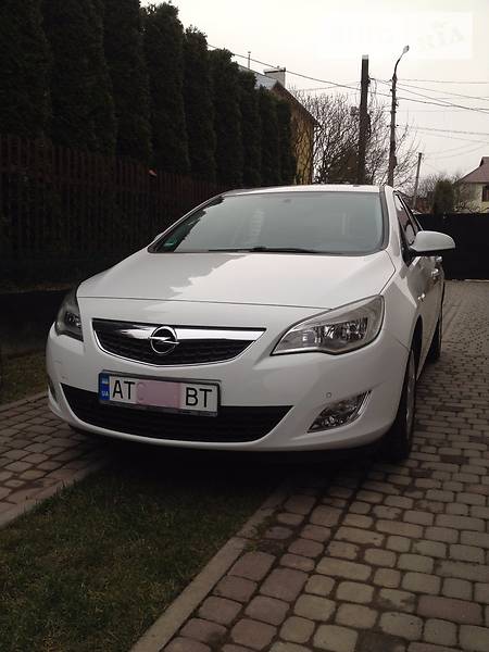 Хэтчбек Opel Astra 2010 в Калуше