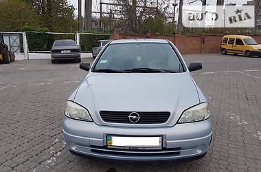 Седан Opel Astra 2004 в Черновцах