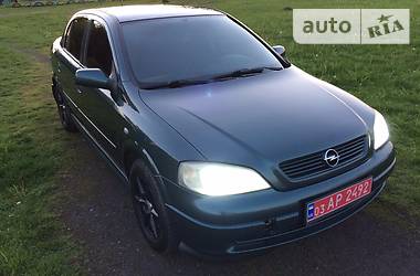 Седан Opel Astra 2004 в Луцке