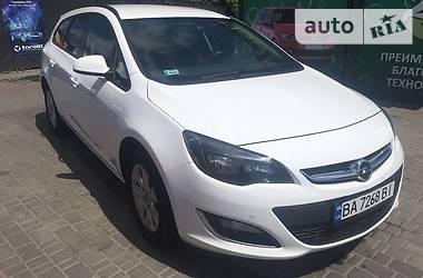 Универсал Opel Astra 2013 в Знаменке