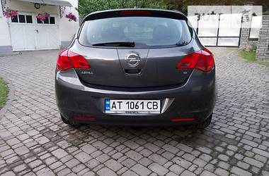 Хэтчбек Opel Astra 2011 в Снятине