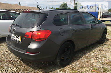 Универсал Opel Astra 2011 в Самборе