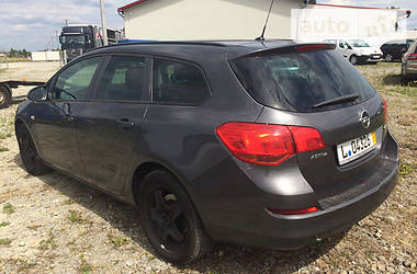 Универсал Opel Astra 2011 в Самборе