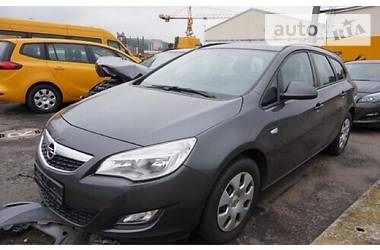 Opel Astra 2012