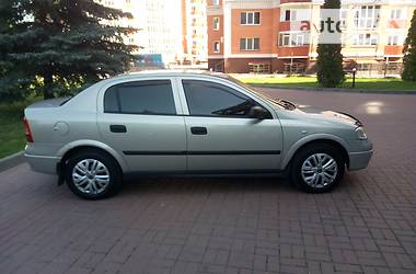 Седан Opel Astra 2006 в Чернигове