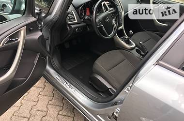 Универсал Opel Astra 2011 в Ивано-Франковске