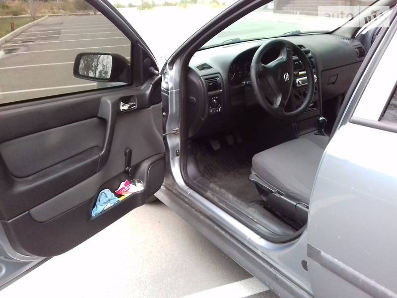 Седан Opel Astra 2006 в Києві