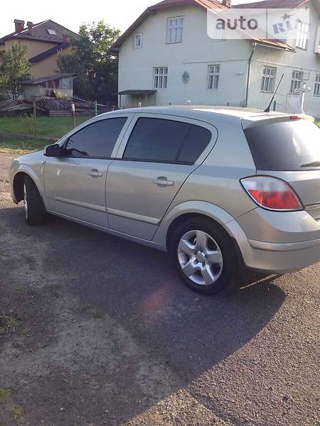 Хэтчбек Opel Astra 2006 в Стрые