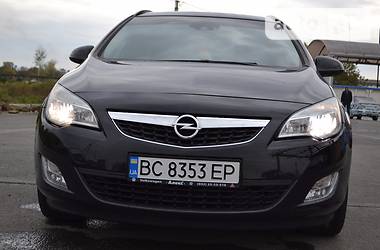 Универсал Opel Astra 2011 в Виноградове