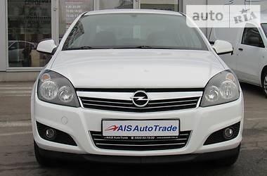 Седан Opel Astra 2013 в Киеве