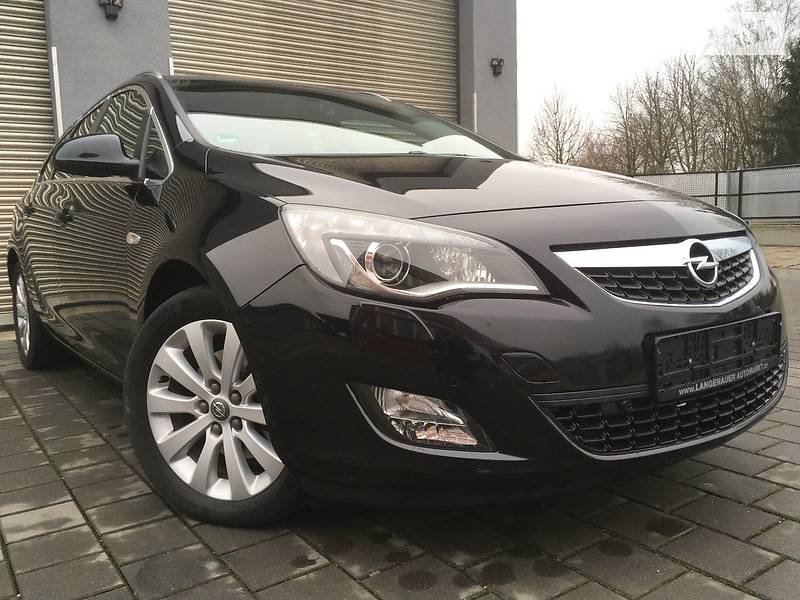 Универсал Opel Astra 2011 в Львове