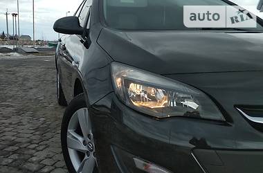 Універсал Opel Astra 2014 в Надвірній
