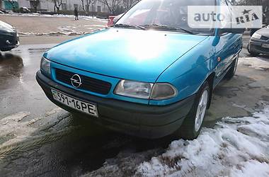 Седан Opel Astra 1996 в Виноградове