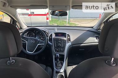 Универсал Opel Astra 2014 в Ивано-Франковске