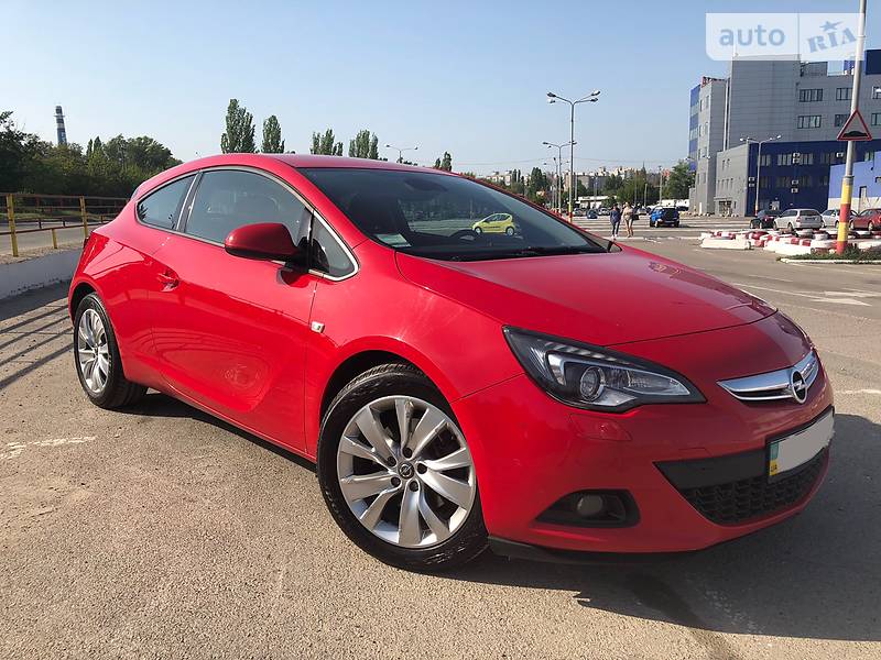 Хетчбек Opel Astra 2012 в 