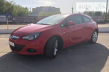 Хетчбек Opel Astra 2012 в 