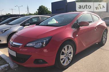 Хетчбек Opel Astra 2012 в 