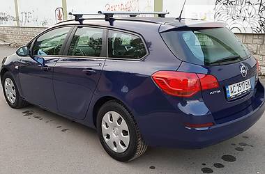 Универсал Opel Astra 2012 в Луцке