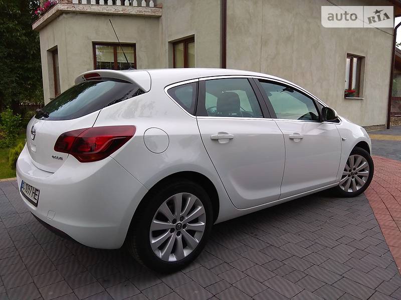 Хэтчбек Opel Astra 2010 в Стрые