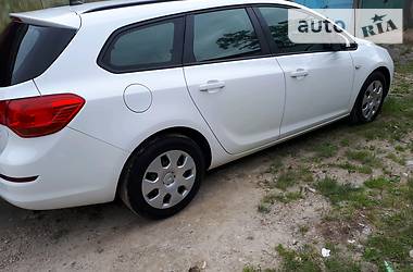 Универсал Opel Astra 2011 в Тернополе