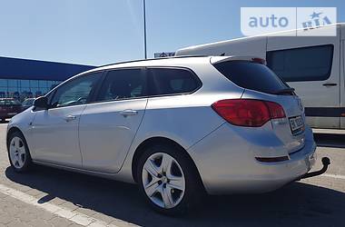 Универсал Opel Astra 2011 в Львове