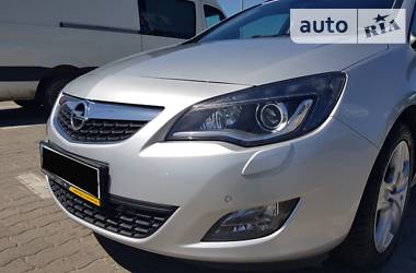 Универсал Opel Astra 2011 в Львове