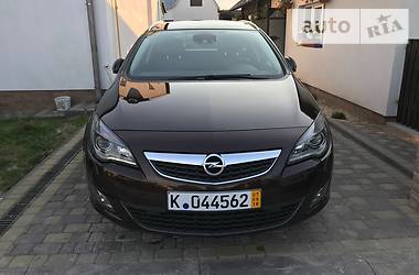 Универсал Opel Astra 2012 в Бродах