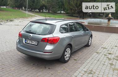  Opel Astra 2011 в Ровно