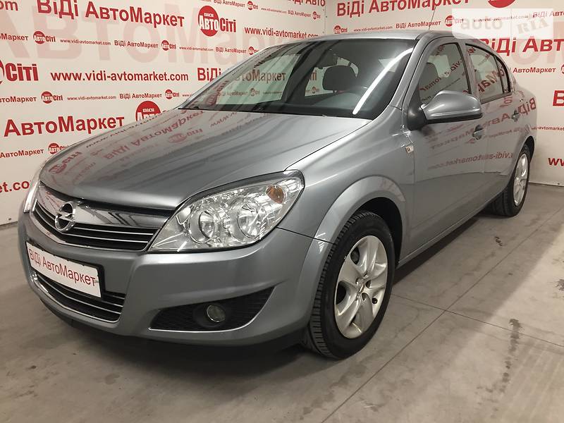 Седан Opel Astra 2011 в Киеве