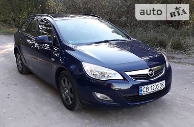 Opel Astra 2011