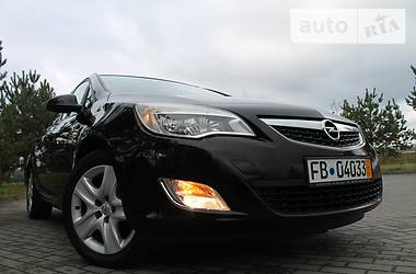 Универсал Opel Astra 2012 в Дрогобыче