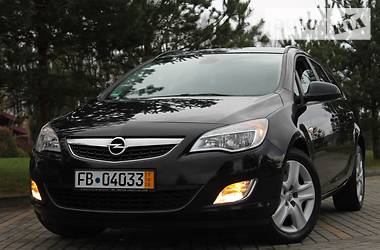 Универсал Opel Astra 2012 в Дрогобыче