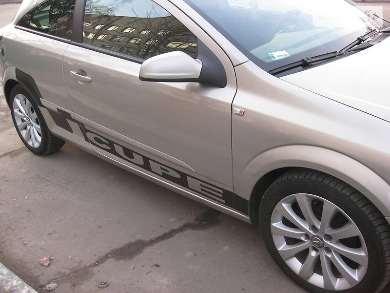 Купе Opel Astra 2005 в Звенигородке