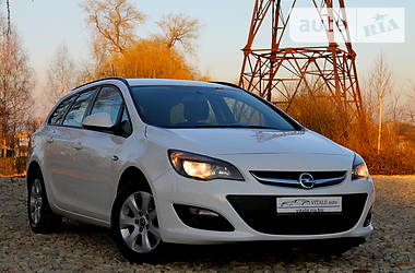 Универсал Opel Astra 2013 в Трускавце