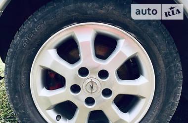 Хетчбек Opel Astra 2000 в 