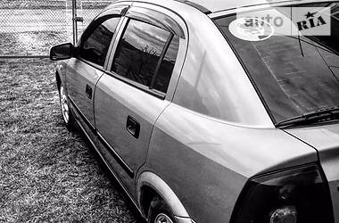 Хетчбек Opel Astra 2000 в 