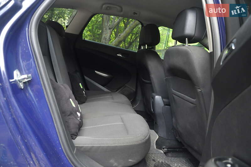Універсал Opel Astra 2012 в Львові