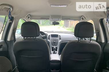 Універсал Opel Astra 2012 в 