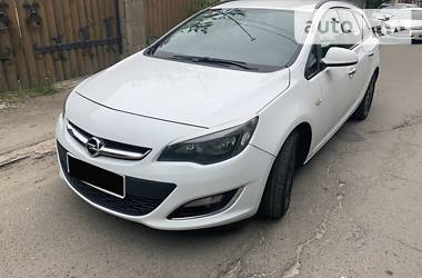 Універсал Opel Astra 2012 в 