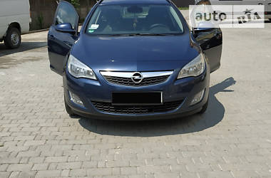 Универсал Opel Astra 2012 в Ивано-Франковске