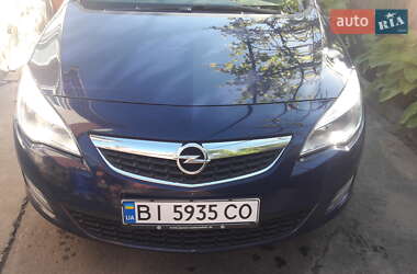 Универсал Opel Astra 2011 в Кобеляках