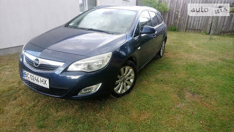 Універсал Opel Astra 2011 в Радехові фото Універсал Opel Astra 2011 в Радехові