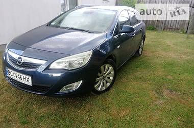 Универсал Opel Astra 2011 в Радехове