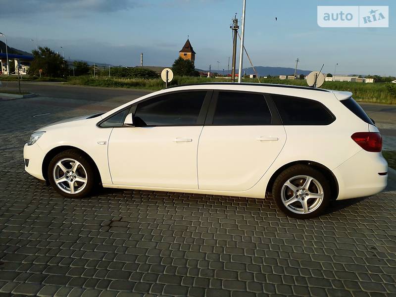 Універсал Opel Astra 2011 в 