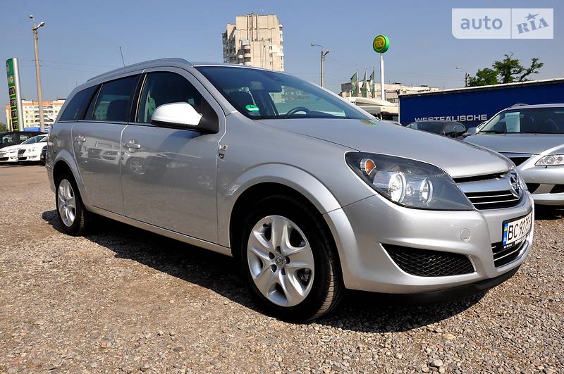Універсал Opel Astra 2010 в 