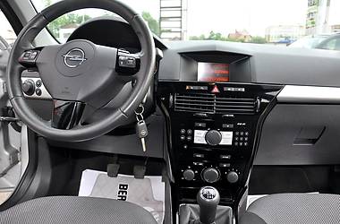 Універсал Opel Astra 2010 в 