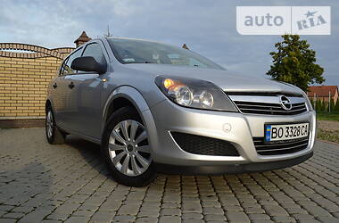 Opel Astra 2012